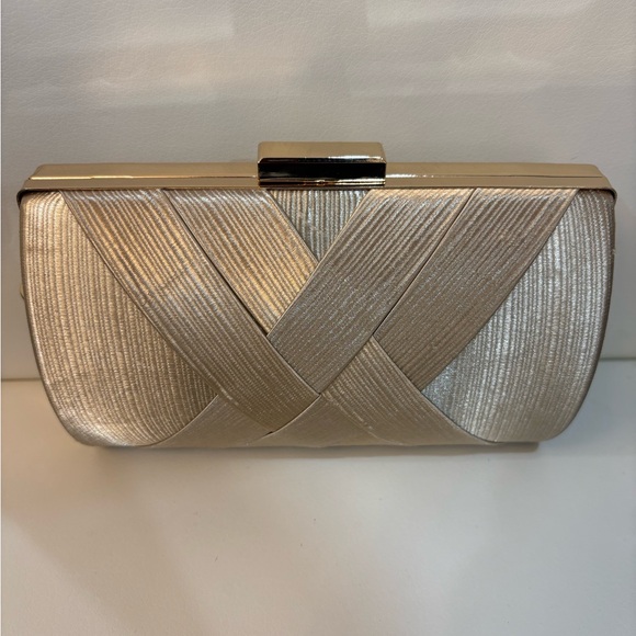 Rose Gold Clutch with Tassel. Used only once! Comes with strap - Picture 6 of 8